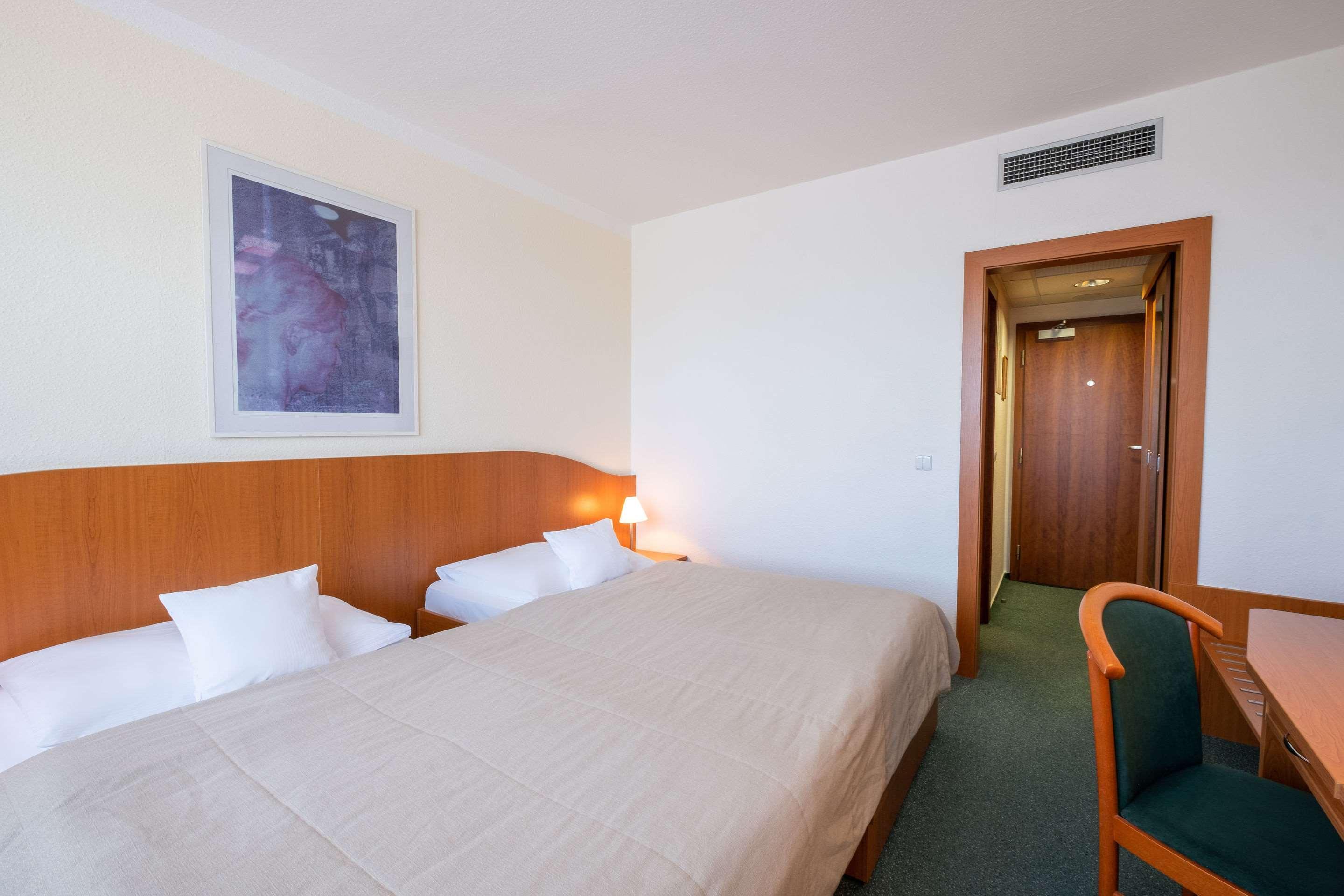 แคลเรียน คองเกรส โฮเต็ล ออสตราวา ออสตราวา Hotel ภายนอก รูปภาพ