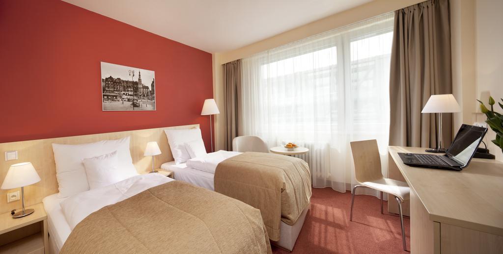 แคลเรียน คองเกรส โฮเต็ล ออสตราวา ออสตราวา Hotel ภายนอก รูปภาพ